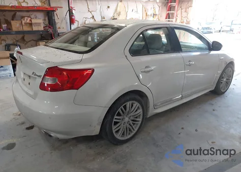 2011 Suzuki Kizashi Sport Sls z USA, uszkodzony, nr VIN JS2RE9A84B6110766